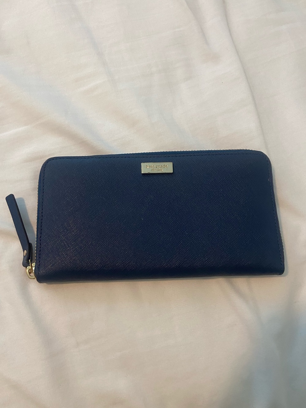 kate spade navy and gold zip wallet